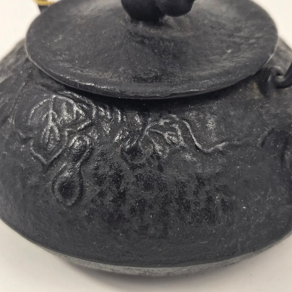 Vintage Kafuh Japanese Cast Iron Tetsubin Teapot Kettle with Infuser